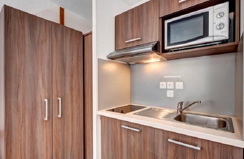 Morillon Apartment | Ski-in/Ski-out Studio with Pool Access + Free Wifi