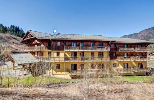 Morillon Apartment | Ski-in/Ski-out Studio with Pool Access + Free Wifi
