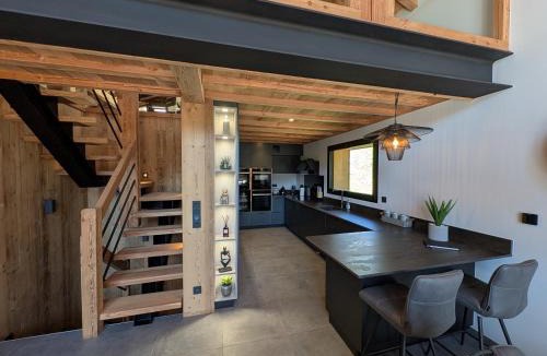 Vaujany Ski Chalet | Ski Peak - Chalet Sika - Sophisticated, Relaxed Chic - 7 bedroom, 5 bathroom