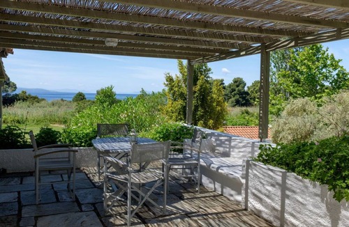 Kanapitsa Apartment | Skiathos Holidays Three-Bedroom Villa