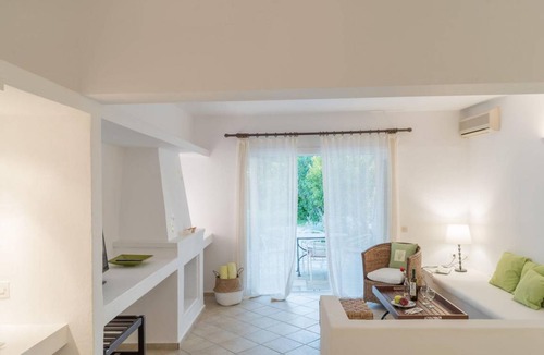 Kanapitsa Apartment | Skiathos Holidays Suite