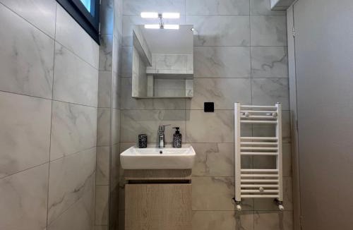 Agios Pavlos Apartment | Skyline Oasis thesbnb