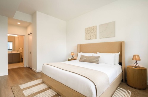 Midtown Hotel | Sleeps 12 2 Suites in New Luxury Hotel w/Rooftop Pool | Sense28 by AvantStay