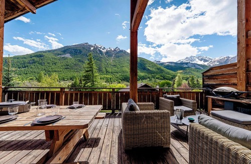 Le Serre Barbin Apartment | Sleeps 14. Charming and prestigious apartment in Serre Chevalier