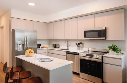 Midtown Hotel | Sleeps 18 | 3 Suites in New Luxury Hotel w/Rooftop Pool | Sense28 by AvantStay