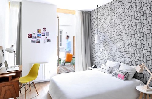 Voltaire - Saint Amour Hostel | SLO Hostel Lyon Saxe