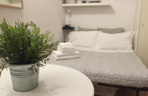 Rione V Ponte Apartment | Small Navona Studio