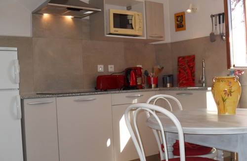 Mirabel-aux-Baronnies Cottage | SMALL PROVENÇAL FARMHOUSE FOR UP TO 2 PEOPLE, 6 KM FROM VAISON, IN A QUIET LOCATION FACING THE VENTOUX