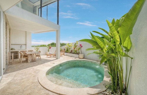 Kutuh Villa | Snow White Villa 1 3-Bedroom Haven near the Beach