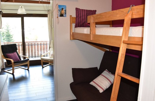 Pralognan-la-Vanoise Apartment | South-facing studio 4 pers, near center, terrace