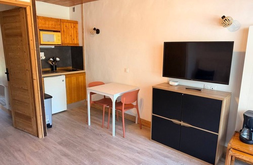 Pralognan-la-Vanoise Apartment | South studio 4 pers, pets allowed, sunny terrace