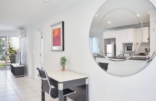 Southport Apartment | Southport Heart 2BR | Walk to Broadwater Park