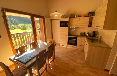 La Chapelle-d'Abondance Apartment | Spacious apartment near slopes with balcony and WiFi