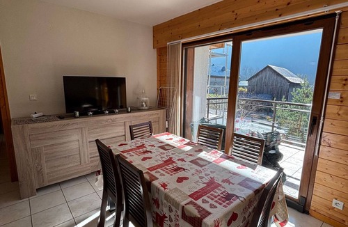 La Chapelle-d'Abondance Apartment | Spacious 3-room central flat with balcony, parking, pets allowed!