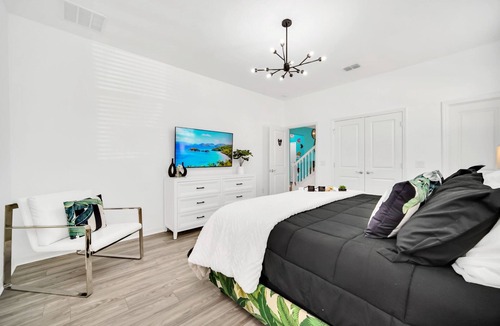 Davenport Resort | Spacious 10-Bedroom Family Retreat: Kid-Friendly Resort with Fun Amenities: