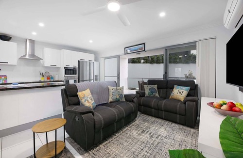 Southport Apartment | Spacious 2-Bed Stay on Marine Parade