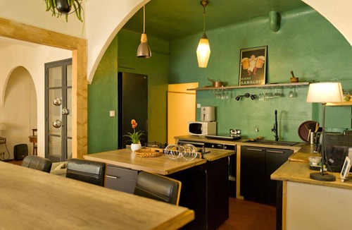 Besse-sur-Issole Apartment | Spacious 2BR 90m2 in heart of Provençe Village, near Lake
