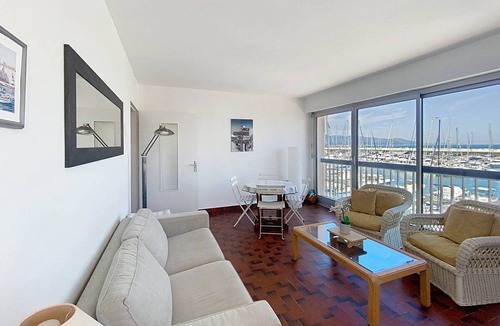 La Faviere Apartment | Spacious 2BR with pool and parking in La Favière