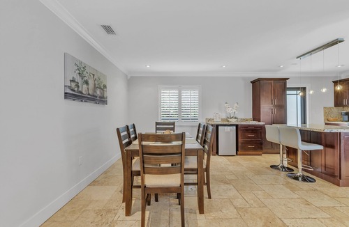 Tamiami House | Spacious 4-bedroom house in lovely Miami with HEATED POOL and BBQ.