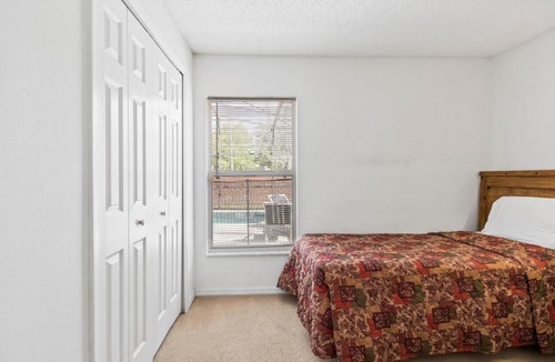 Seasons House | Spacious 4 BR Pool Home home