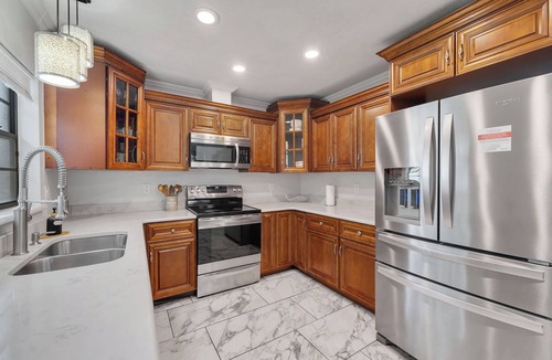Lakeview Village House | Spacious 4BR/3BA~Espresso machine~Backyard~Grill!