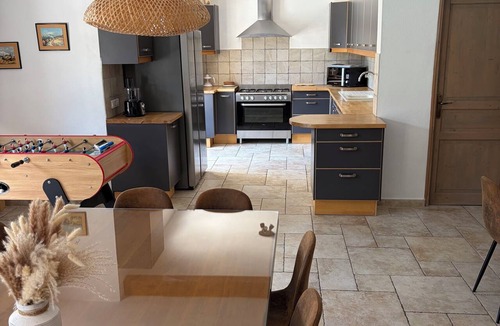 Vaison-la-Romaine Villa | Spacious 6-bedroom villa with a private pool and views of the vineyards