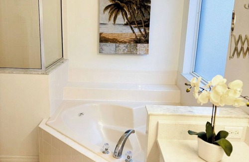 Kissimmee Condo | Spacious 7-bedroom condo in terrific Kissimmee with AC