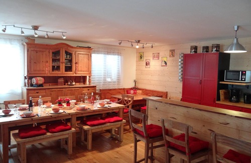 Villarembert Ski Chalet | Spacious and cozy Chalet * (10-12 p) 5 bathrooms! Le Corbier/Les Sybelles