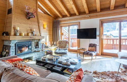 Le Cret Apartment | Spacious and Luxurious 5-Room Apartment with Fireplace in Val-d'Isère