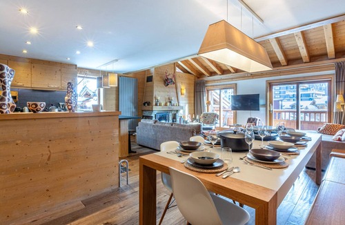 Le Cret Apartment | Spacious and Luxurious 5-Room Apartment with Fireplace in Val-d'Isère