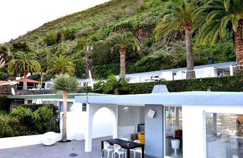 Las Cuevas House | Spacious Casa Del Budda Rojo in La Orotava