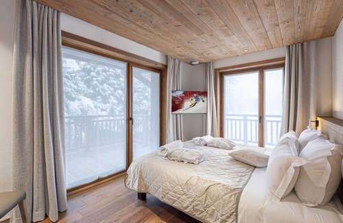 Le Praz Ski Chalet | Spacious chalet in Courchevel with pool and sauna