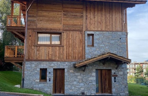 Le Praz Ski Chalet | Spacious chalet in Courchevel with pool and sauna