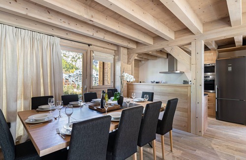 Val-d'Isere Ski Chalet | Spacious chalet near slopes with sauna and WiFi, pets allowed