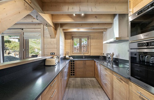 Val-d'Isere Ski Chalet | Spacious chalet near slopes with sauna and WiFi, pets allowed