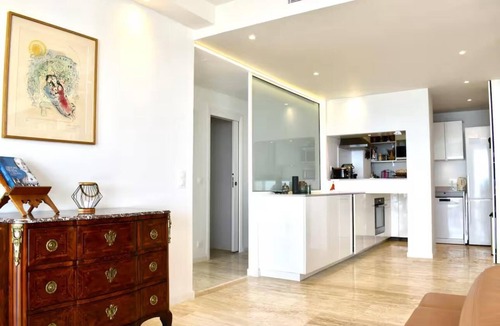 California - Pezou Apartment | Spacious Family Retreat: Sea View - large Terrace - Pool