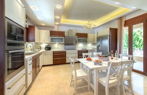Viranepiskopi Villa | Spacious Family Villa near to amenities with pool