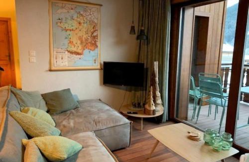 La Chapelle-d'Abondance Apartment | Spacious apartment with balcony in the French Alps