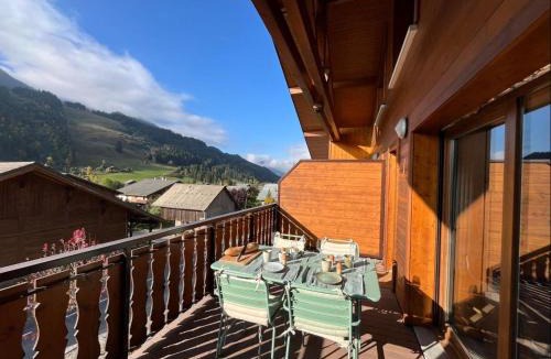 La Chapelle-d'Abondance Apartment | Spacious apartment with balcony in the French Alps