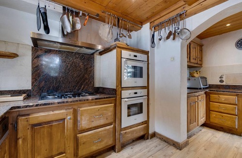 La Rosiere Ski Chalet | Spacious chalet in La Rosière with hammam and jacuzzi for 15 people