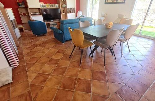 Le Brusc House | Spacious Villa in Six-Fours: Private Pool, A/C, Garage, Near Beach, Pet-Friendly, Sleeps 9