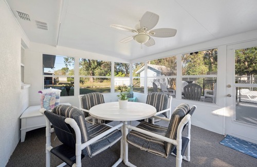Lakeland House | Spectacular 4-Bedroom Family Home with a Pool