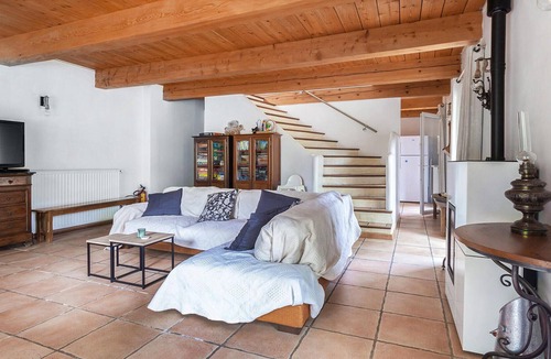 Cabasse House | Spend an unforgettable vacation in this inviting vacation home.