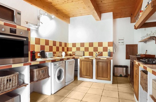 Cabasse House | Spend an unforgettable vacation in this inviting vacation home.