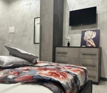 Naples House | Spend Night