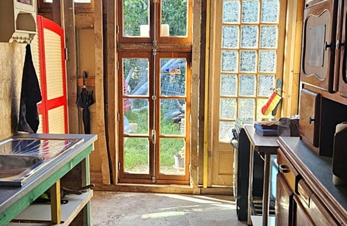 Saint-Palais RV Rental | Spend the night in our unique Magic Bus and tent in the heart of nature.