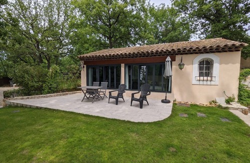 Saint-Paul-en-Foret House | St Paul en Foret, maisonette 2/4 persons, swimming pool + jacuzzi