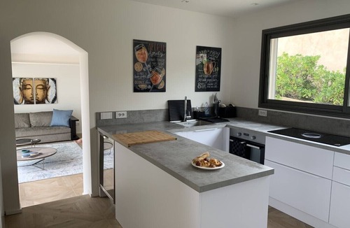 Sainte-Maxime Villa | St Tropez Gulf, luxury villa, very close to the sea with Jaccuzi Ste Maxime