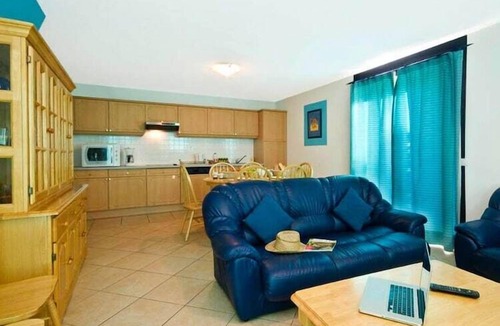 Vidauban House | Standard Terraced House in Résidence