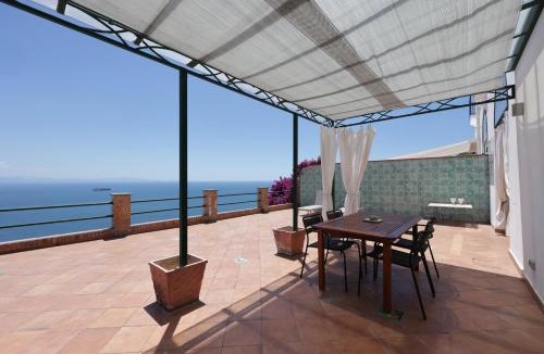Raito House | Starhost - Albarosa, seaview terrace and parking